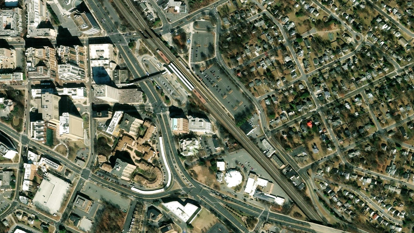 One Church Street, Rockville, MD(本社・衛星)