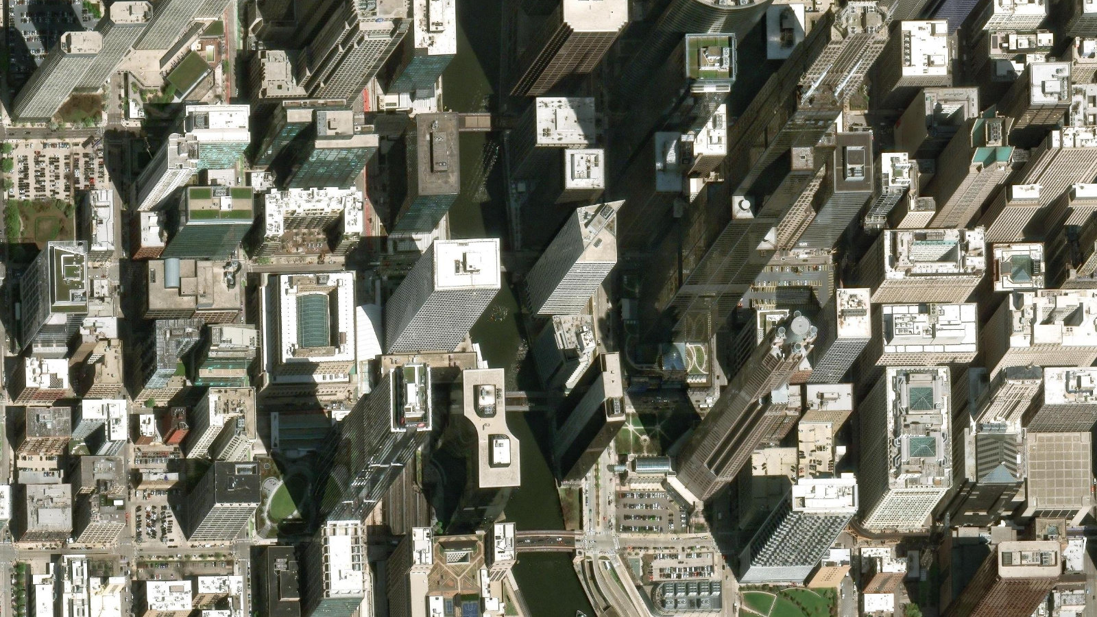 200 SOUTH WACKER DRIVE, CHICAGO, IL(本社・衛星)