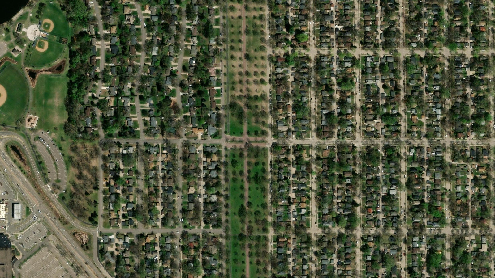 16305 36TH AVENUE N, MINNEAPOLIS, MN(本社・衛星)
