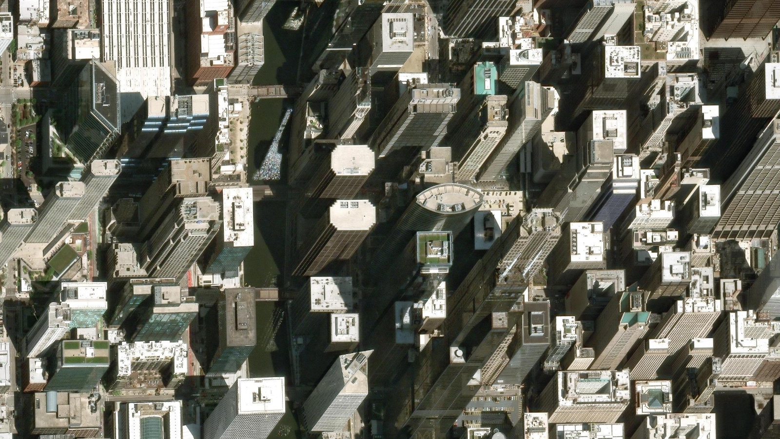 1 SOUTH WACKER DRIVE, CHICAGO, IL（本社・衛星）