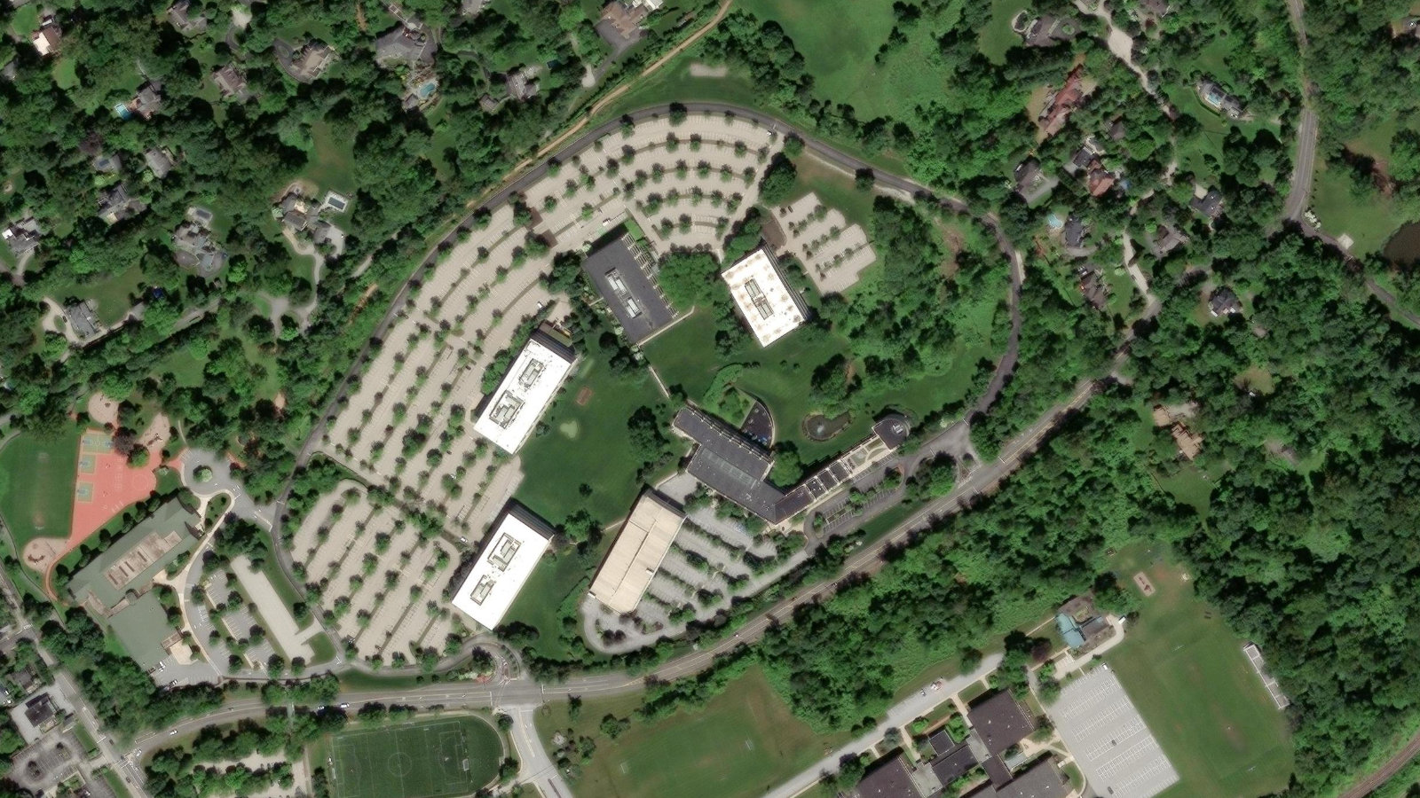 4 RADNOR CORPORATE CENTER, RADNOR, PA(本社・衛星)