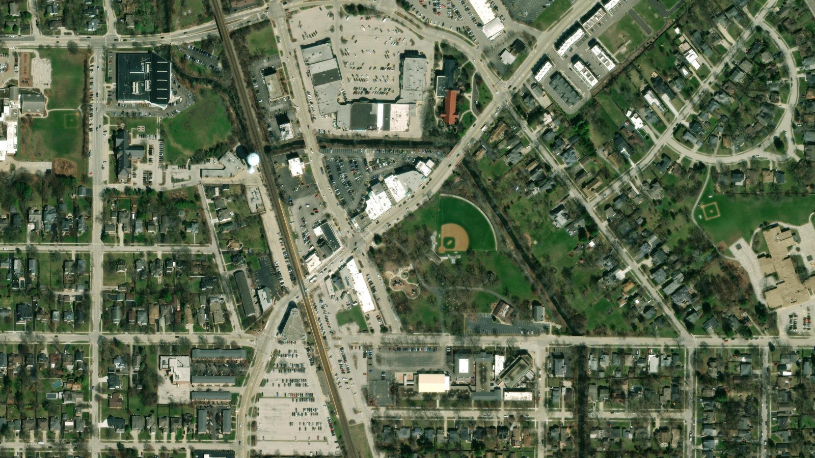 2375 WATERVIEW DRIVE, NORTHBROOK, IL（本社・衛星）