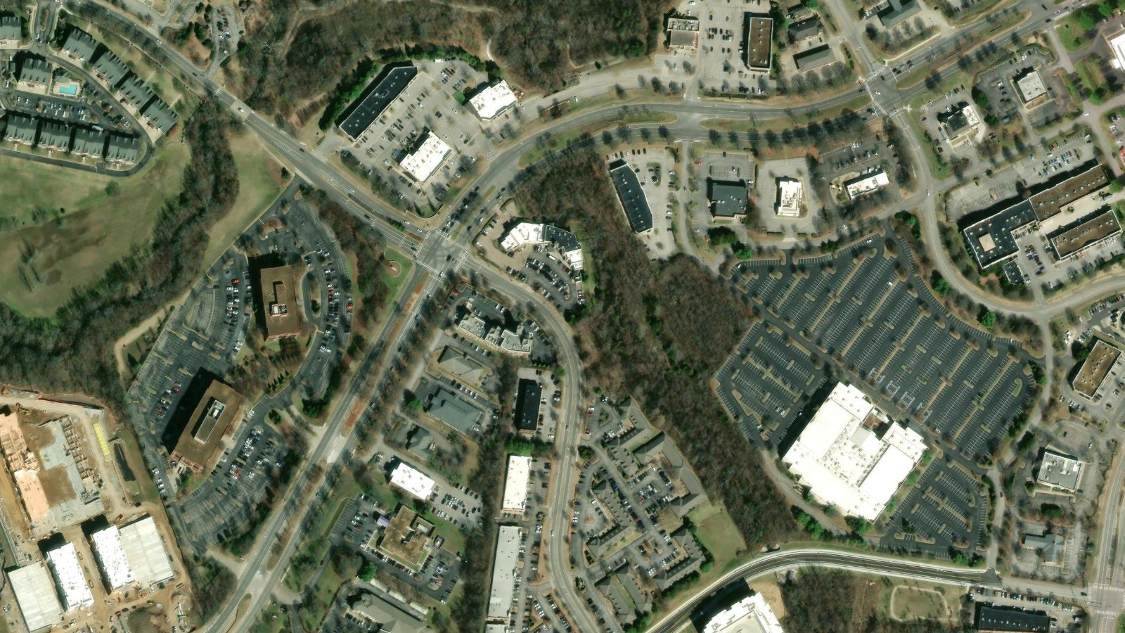 3326 ASPEN GROVE DRIVE, FRANKLIN, TN（本社・衛星）