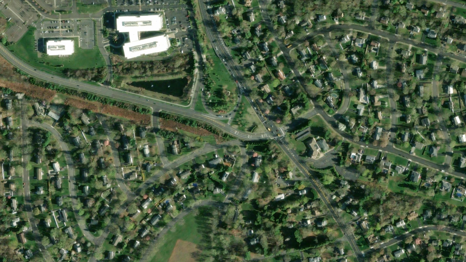 500 CHARLES EWING BOULEVARD, EWING, NJ（本社・衛星）