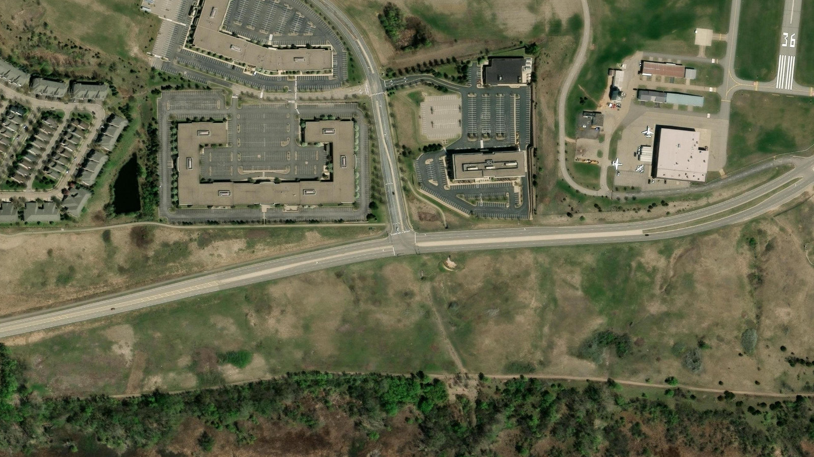 14701 CHARLSON ROAD, EDEN PRAIRIE, MN（本社・衛星）