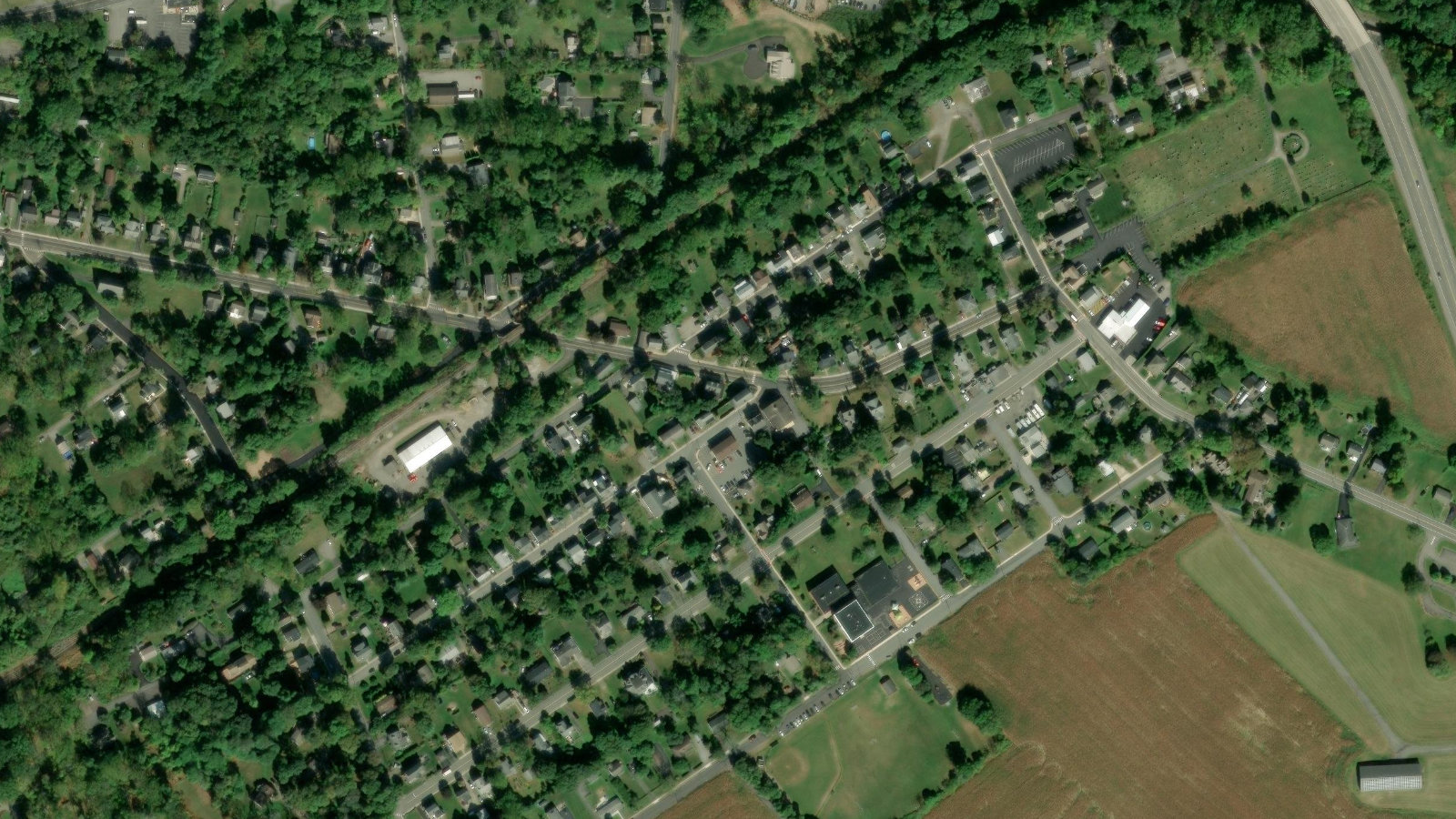 53 FRONTAGE ROAD, HAMPTON, NJ(本社・衛星)