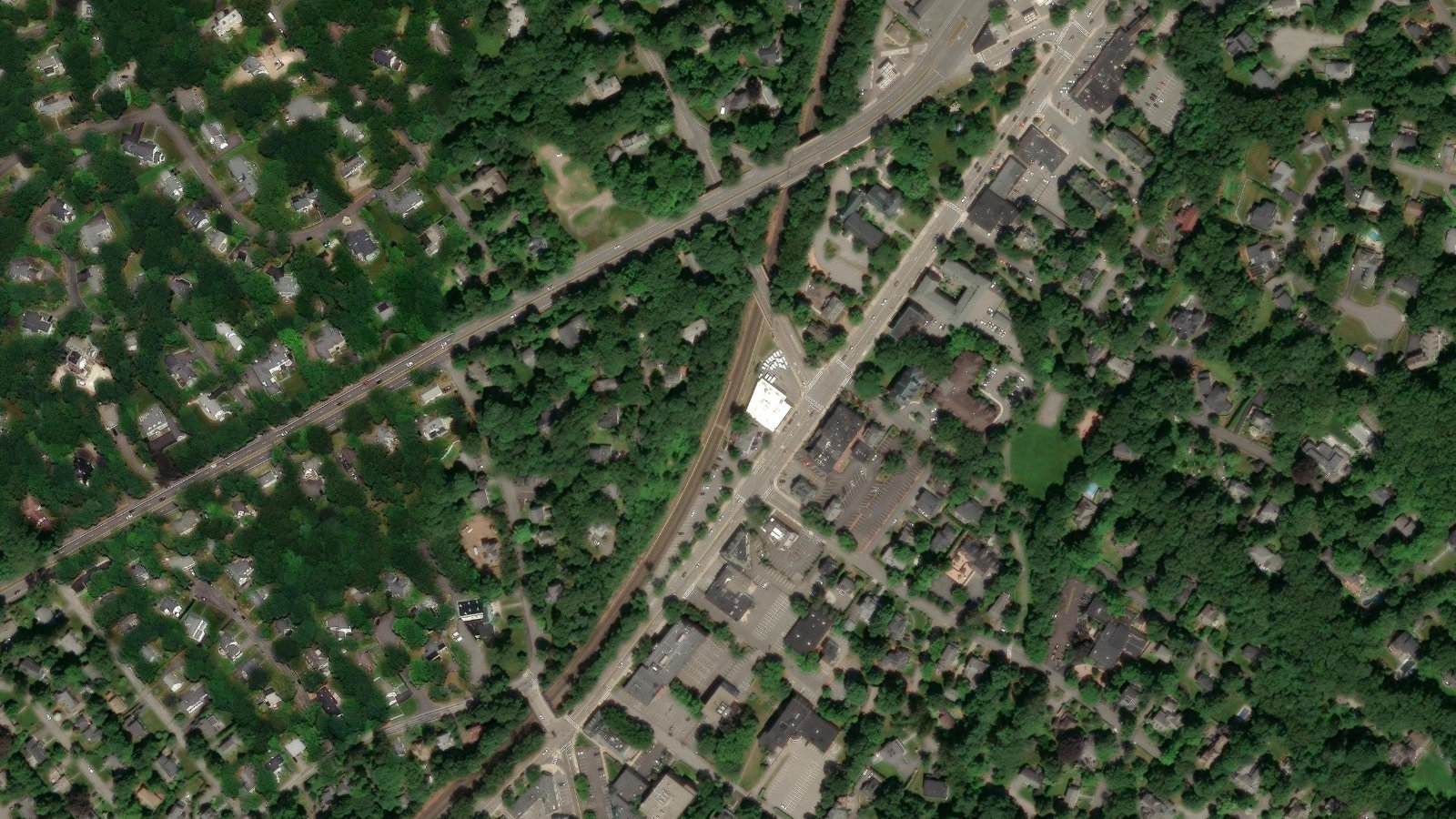 20 WILLIAM STREET, WELLESLEY HILLS, MA(本社・衛星)