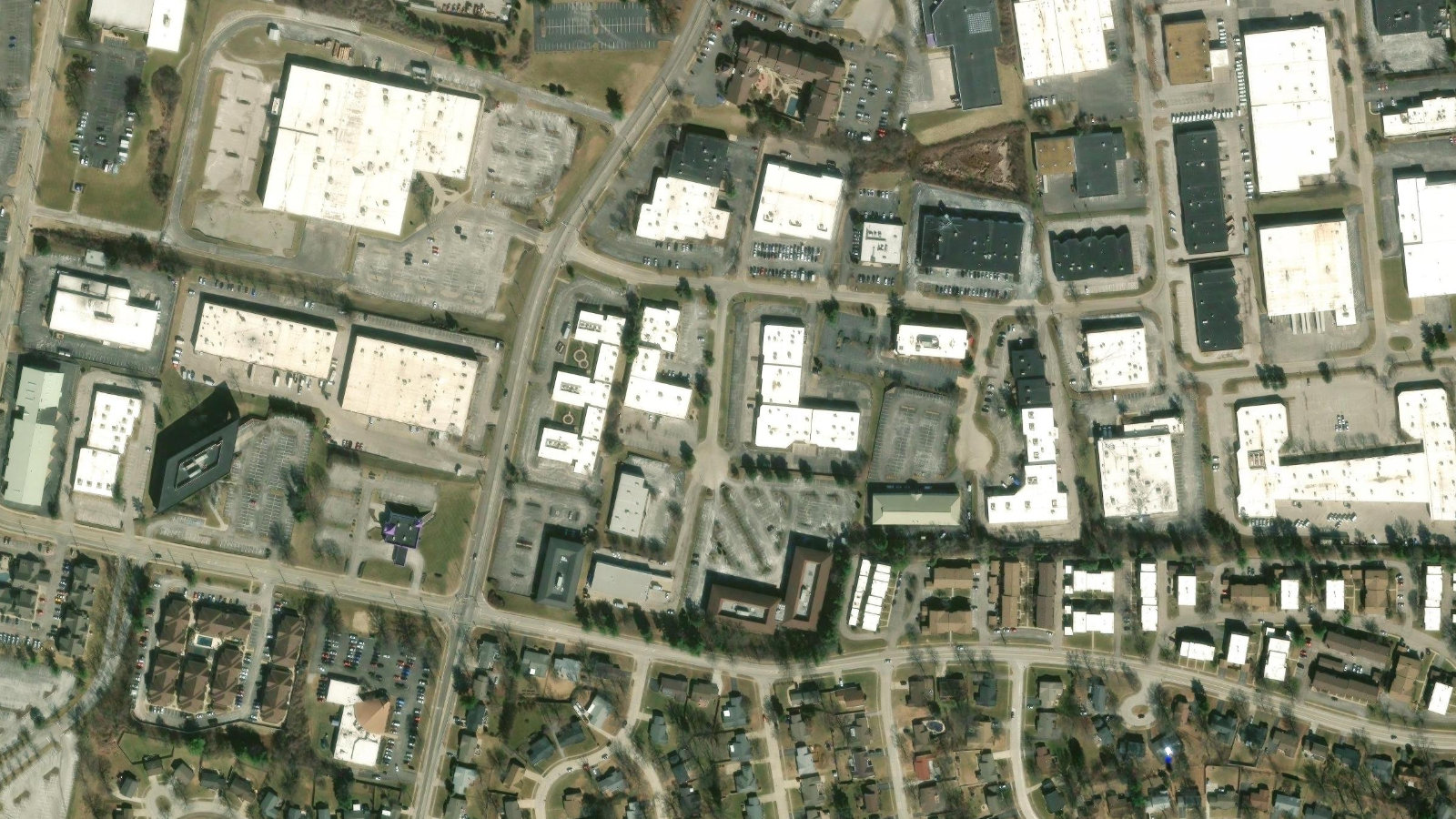 1830 CRAIG PARK COURT, ST. LOUIS, MO(本社・衛星)