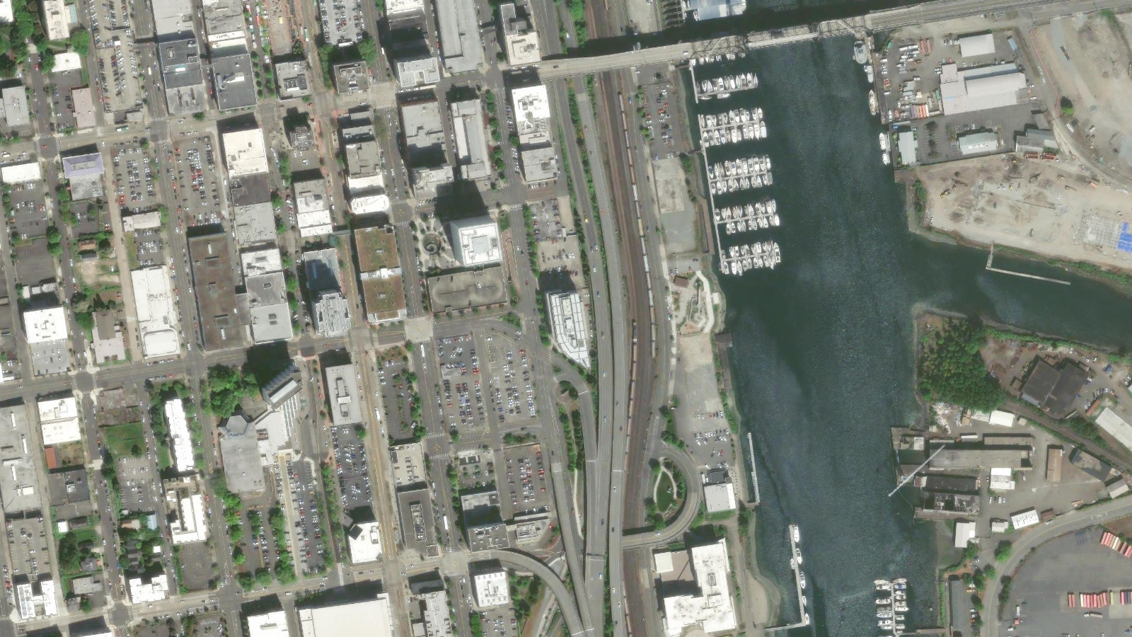 1301 A STREET, TACOMA, WA(本社・衛星)