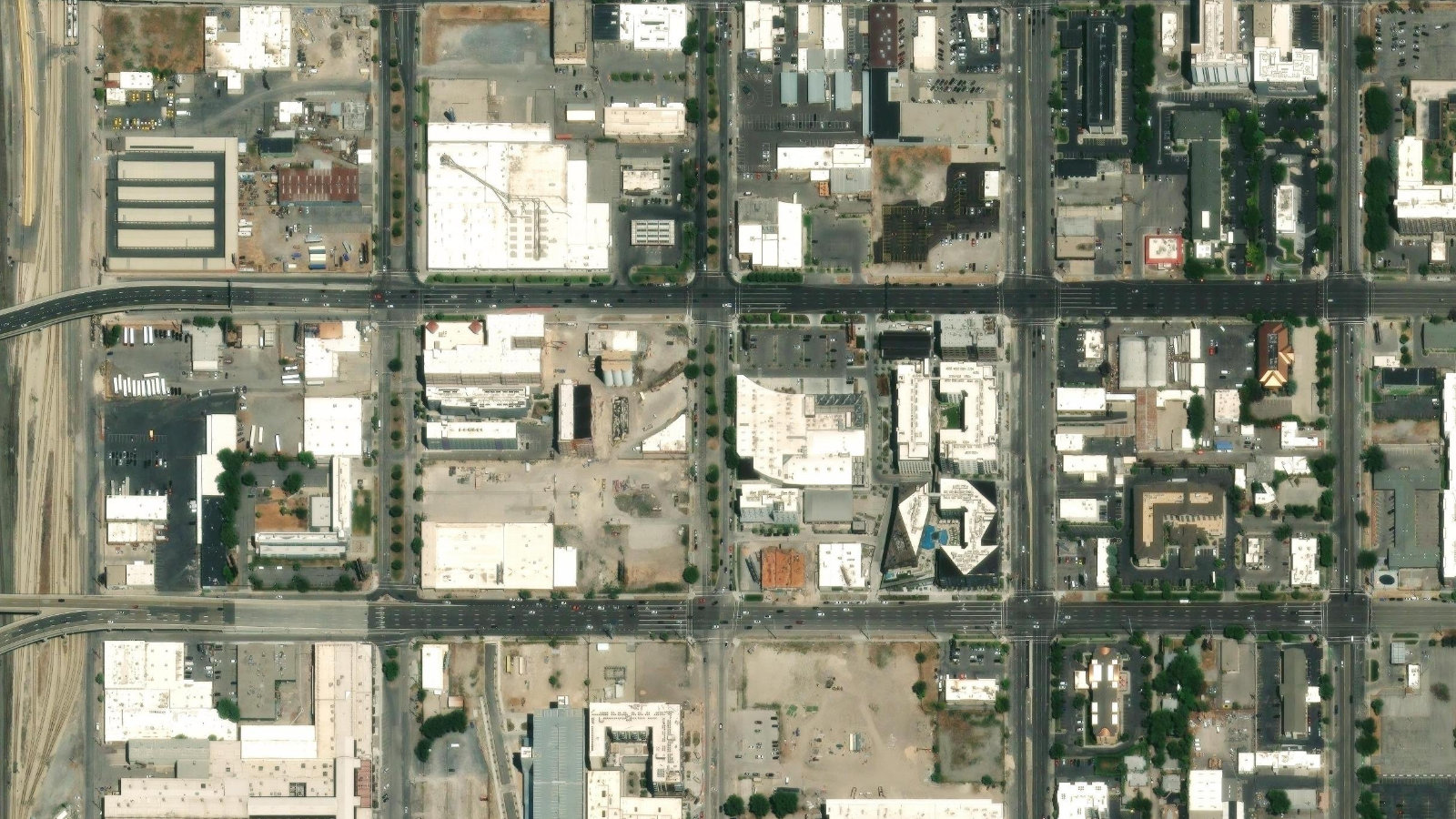 533 SOUTH 400 WEST, SALT LAKE CITY, UT(本社・衛星)