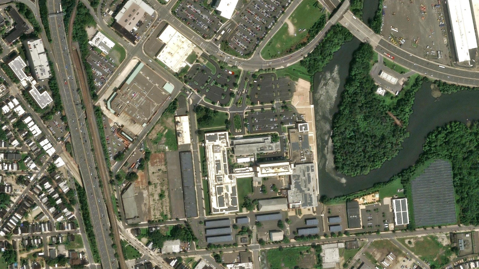 CAMPBELL PL, CAMDEN, NJ(本社・衛星)