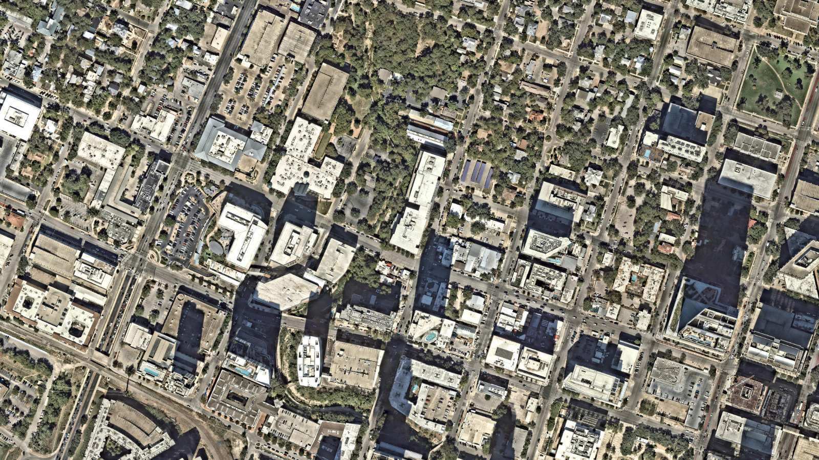 800 WEST 6TH STREET, AUSTIN, TX(本社・衛星)