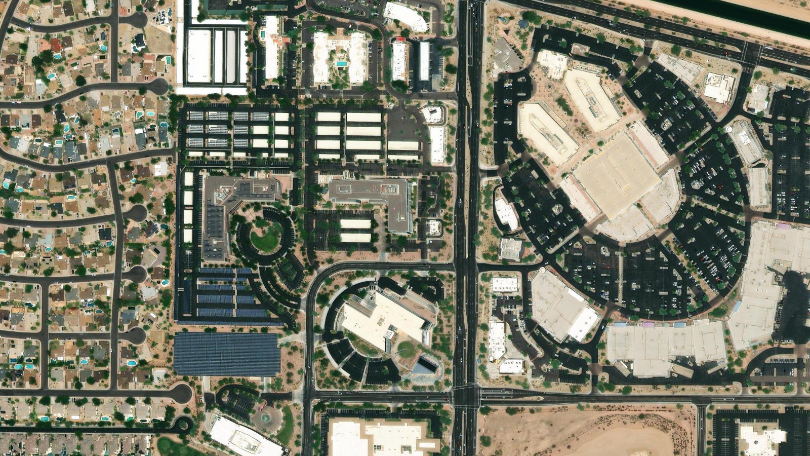 16430 N. SCOTTSDALE RD., SCOTTSDALE, AZ（本社・衛星）