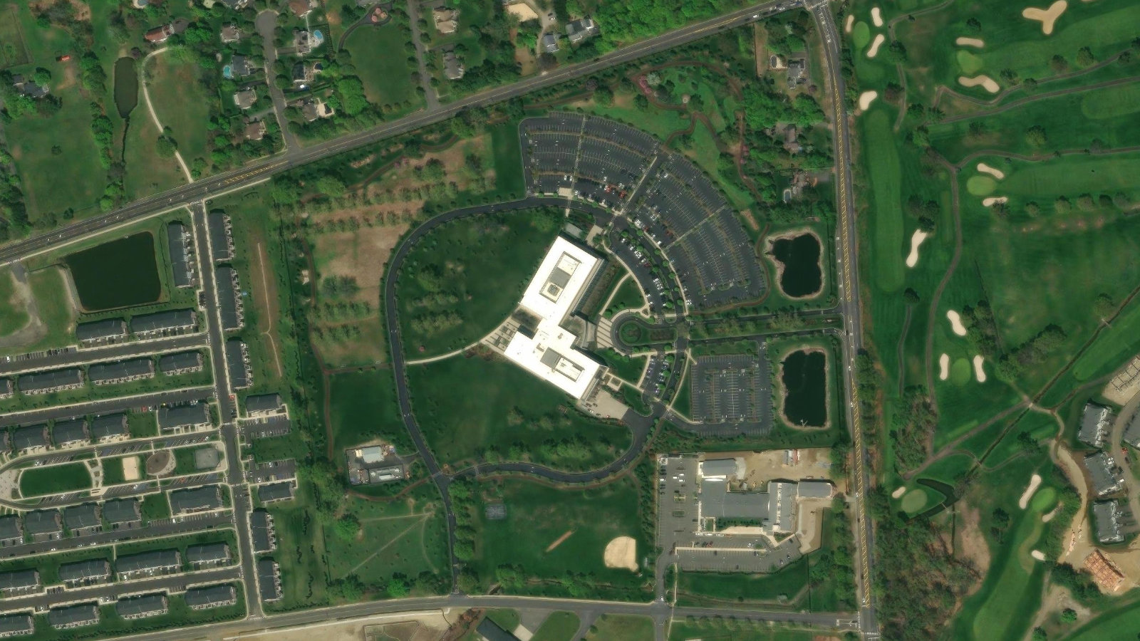 1 COMMVAULT WAY, TINTON FALLS, NJ(本社・衛星)
