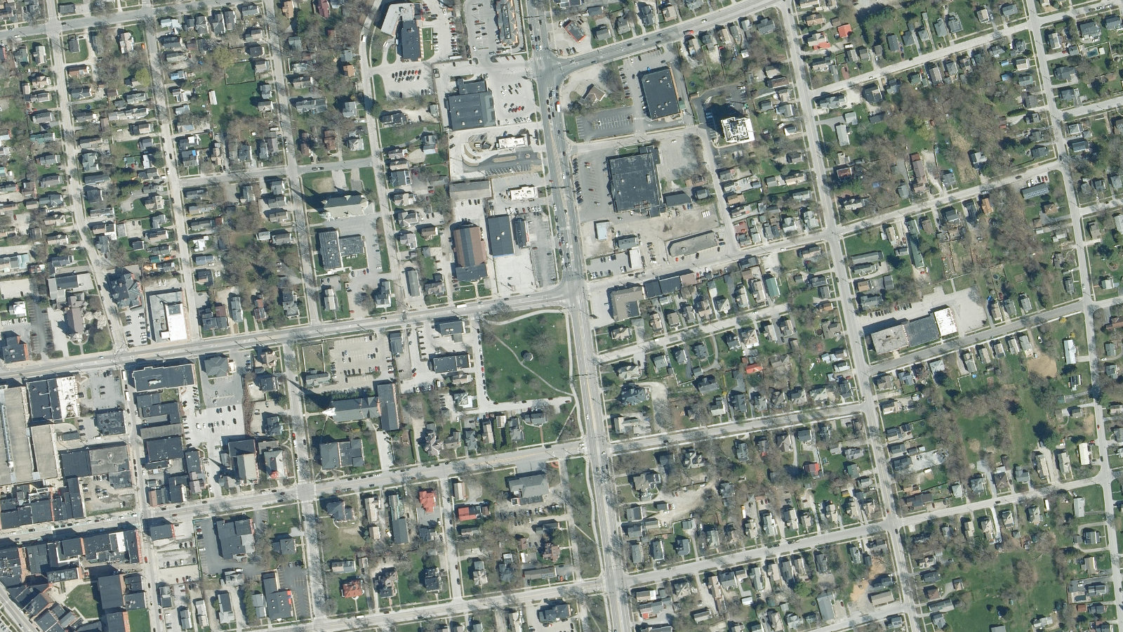 25 GREENS HILL ROAD, RUTLAND, VT(本社・衛星)