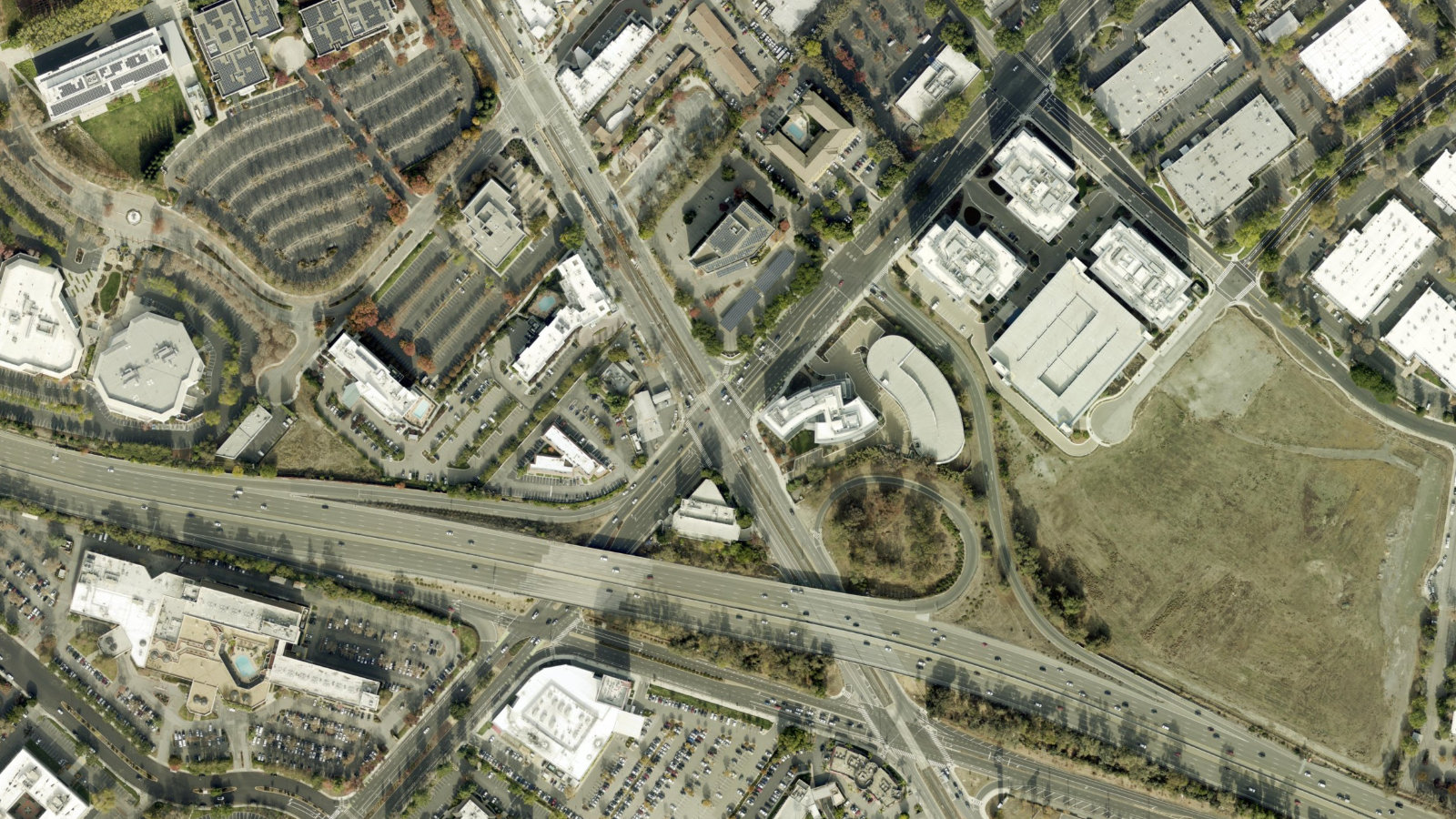 1720 N FIRST ST, SAN JOSE, CA(本社・衛星)