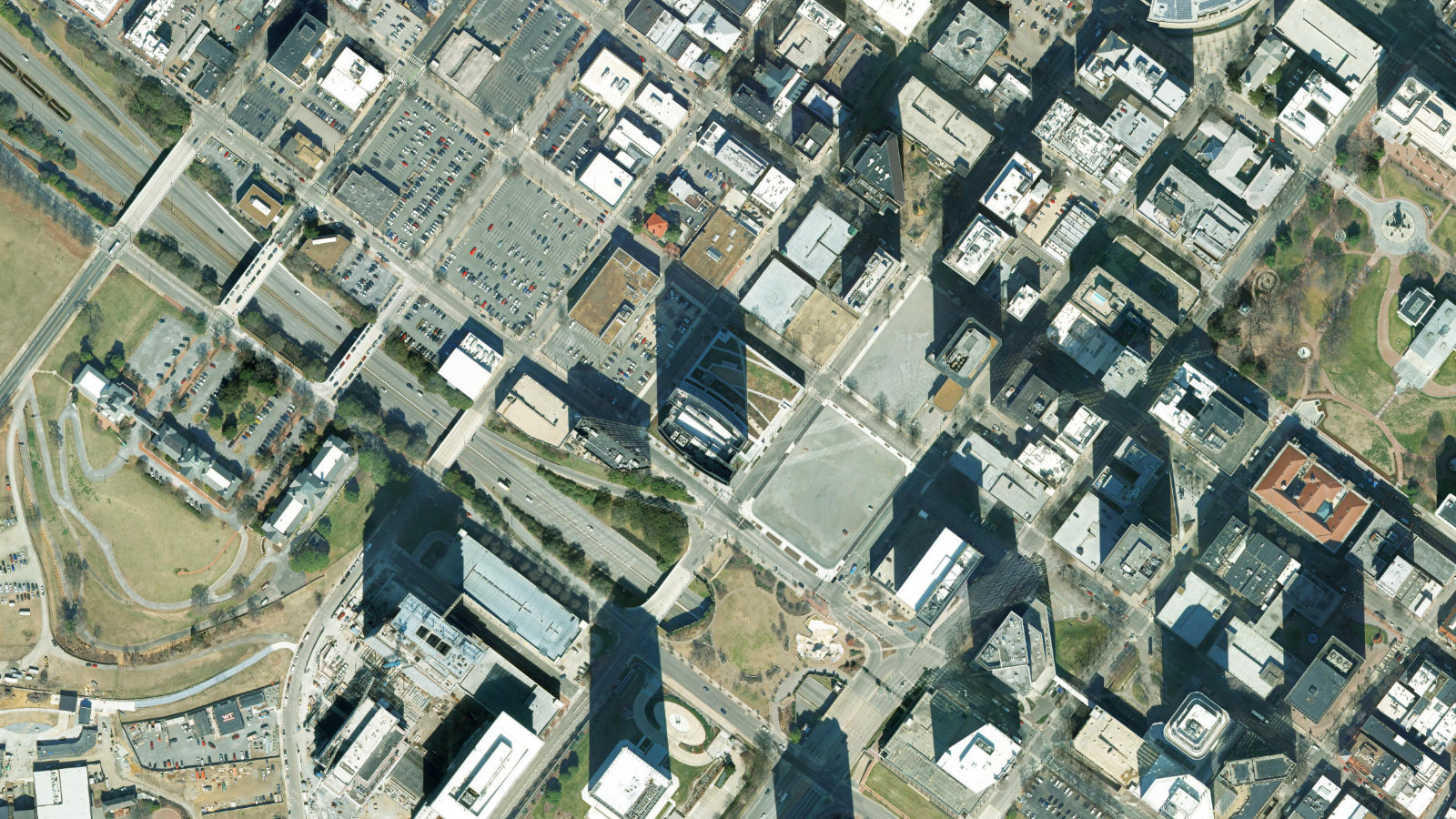 600 EAST CANAL STREET, RICHMOND, VA（本社・衛星）