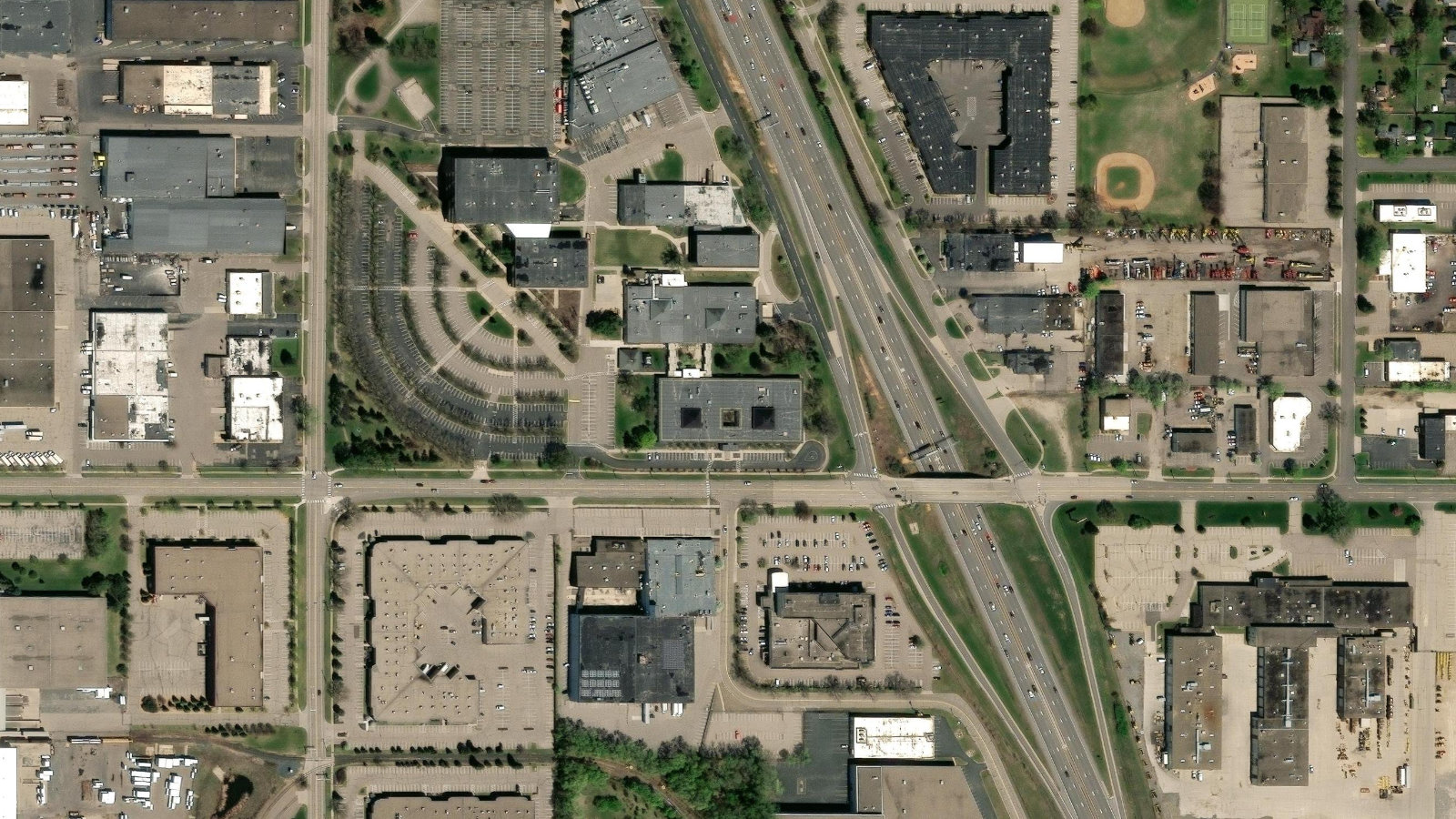 1400 W. 94TH ST., BLOOMINGTON, MN(本社・衛星)