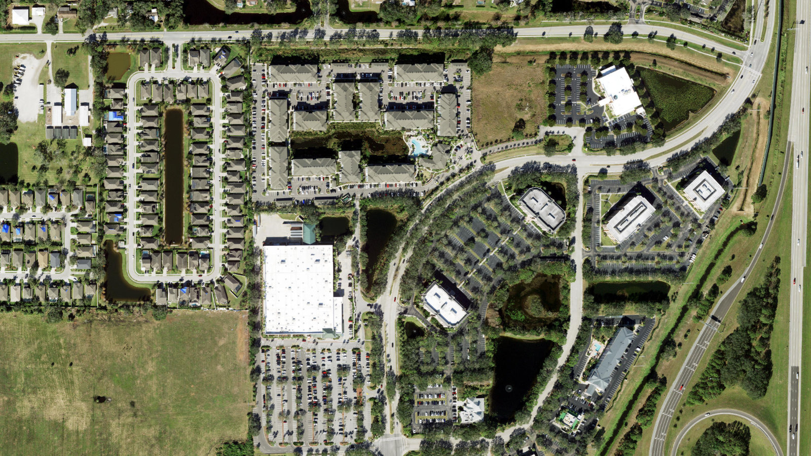 401 N. CATTLEMEN RD., SARASOTA, FL(本社・衛星)
