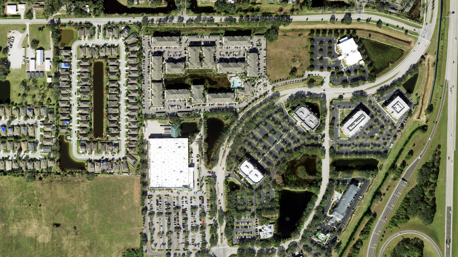 401 N. CATTLEMEN RD., SARASOTA, FL(本社・衛星)
