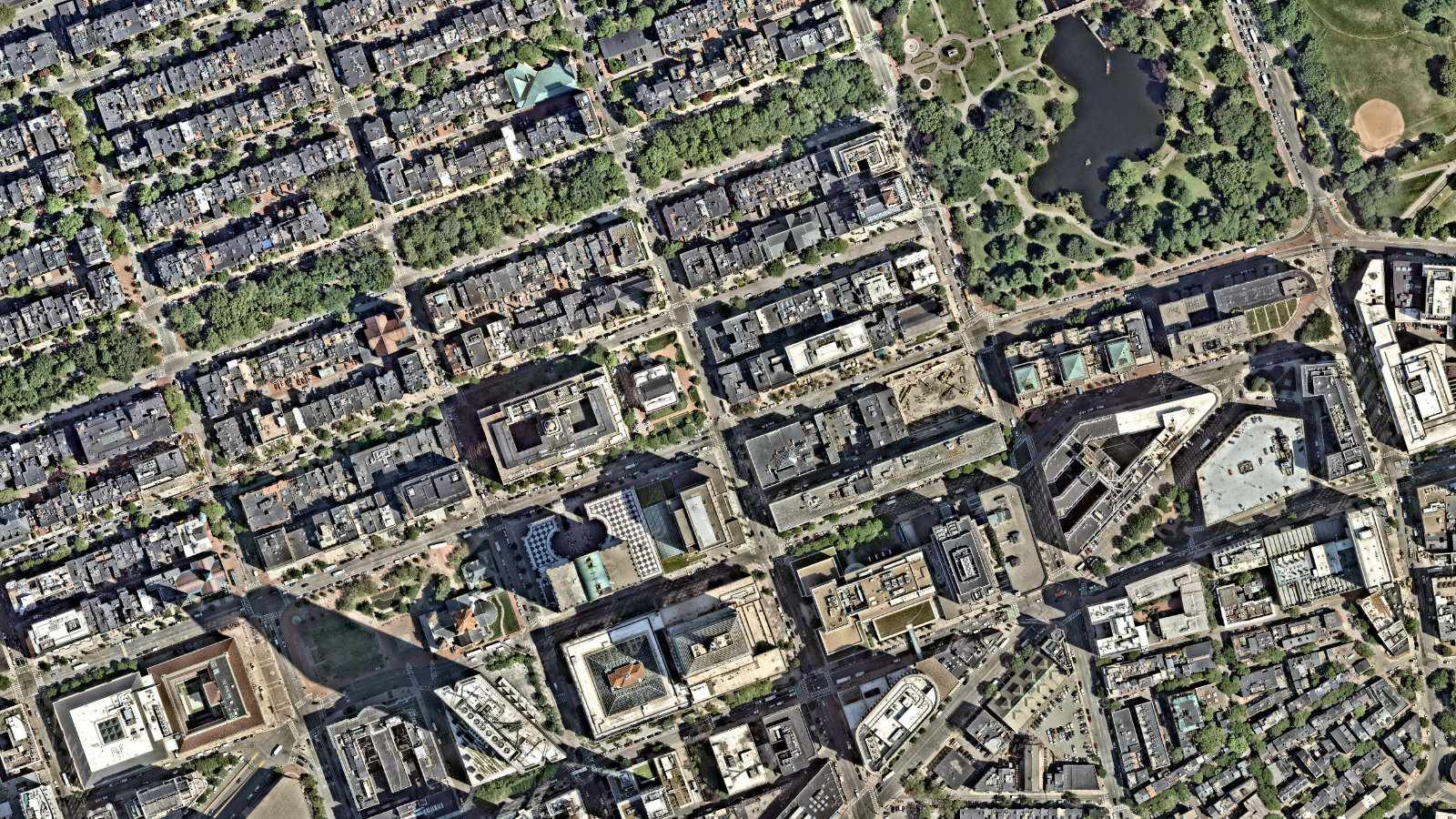 222 BERKELEY STREET, BOSTON, MA(本社・衛星)