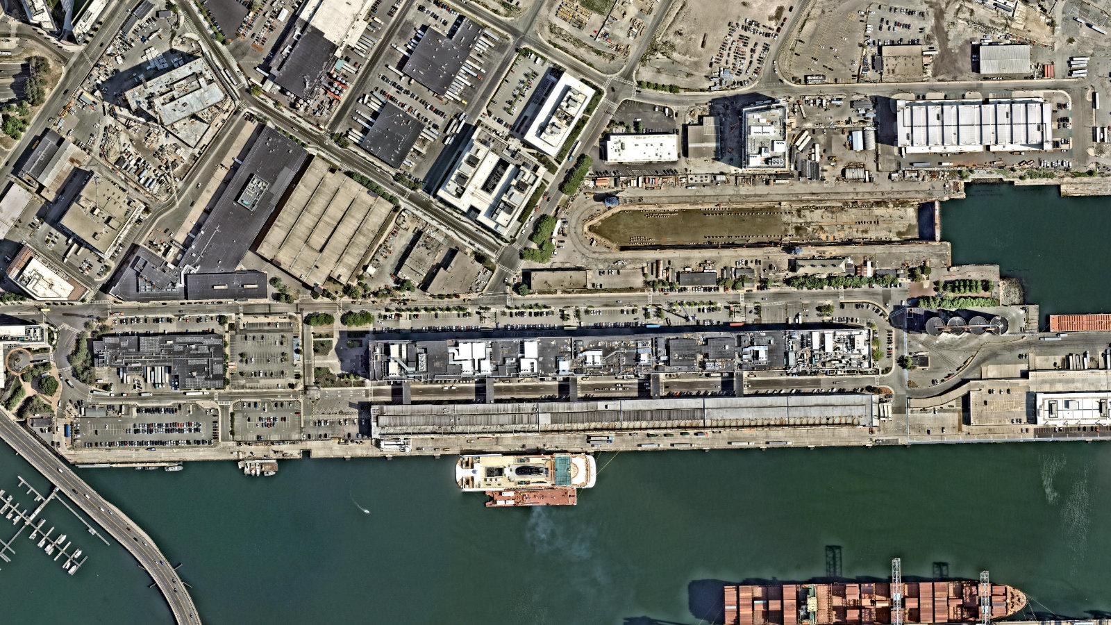 27 DRYDOCK AVENUE, BOSTON, MA(本社・衛星)
