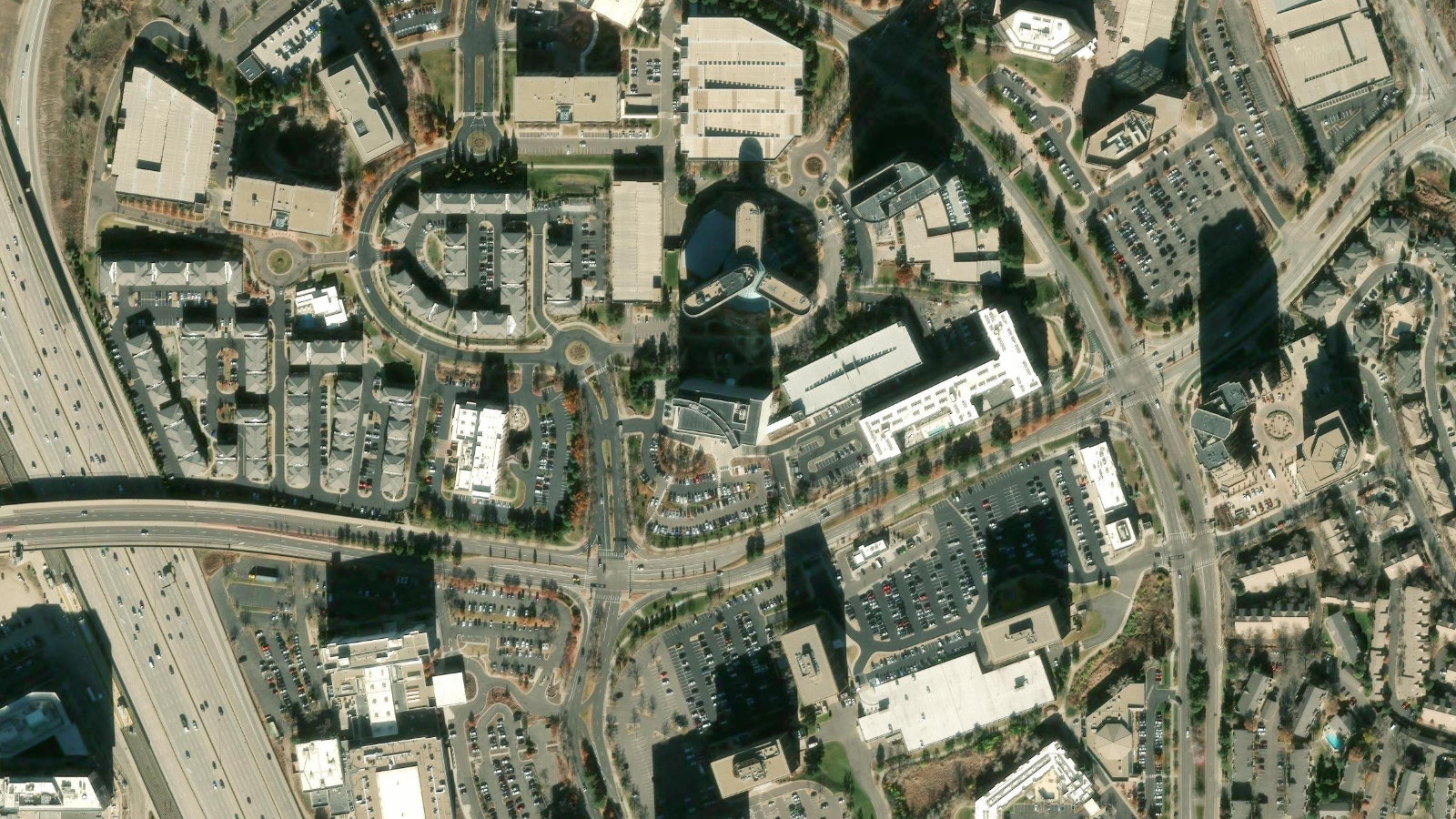 4600 SOUTH SYRACUSE STREET, DENVER, CO(本社・衛星)