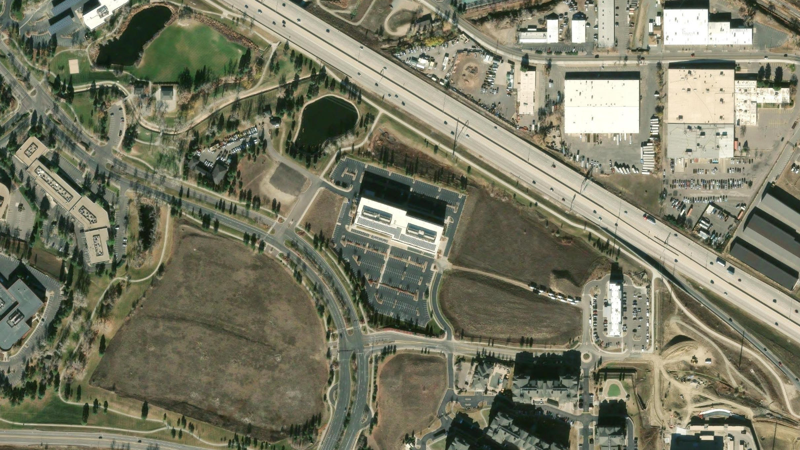 105 EDGEVIEW DRIVE, BROOMFIELD, CO(本社・衛星)