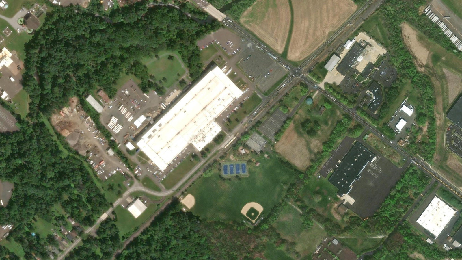 3400 E WALNUT ST, COLMAR, PA(本社・衛星)