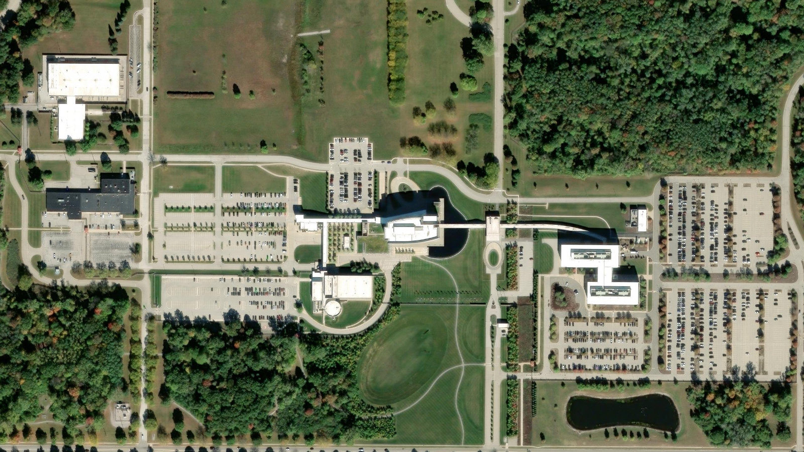 2211 H.H. DOW WAY, MIDLAND, MI（本社・衛星）
