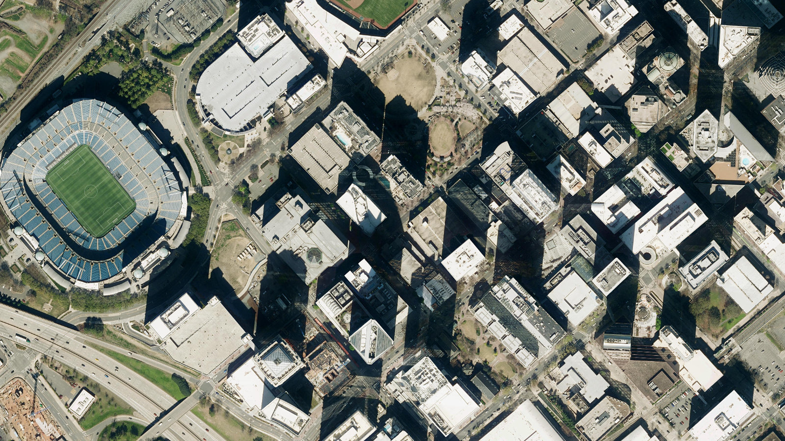 440 S. CHURCH STREET, CHARLOTTE, NC（本社・衛星）