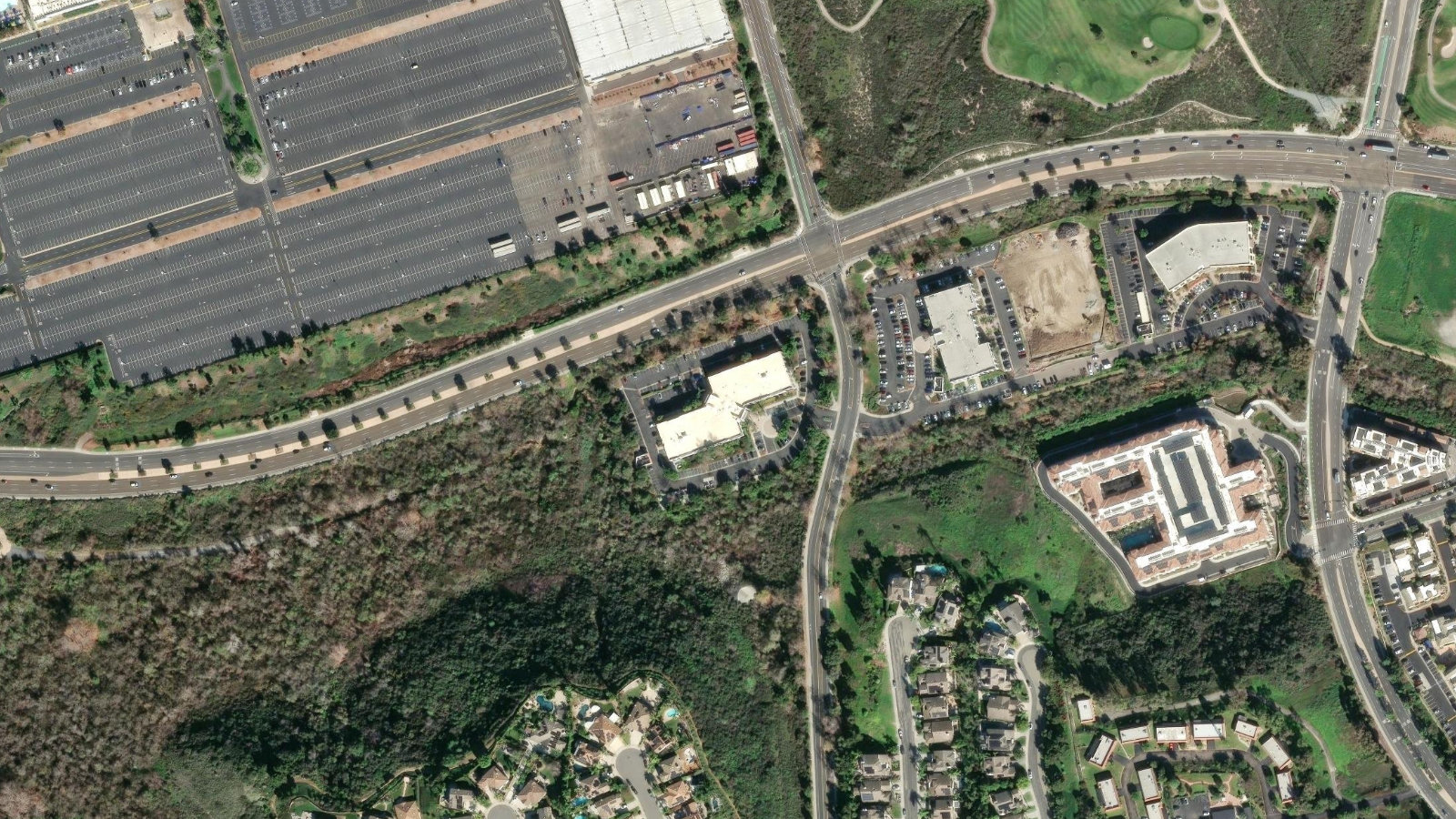 6005 HIDDEN VALLEY ROAD, CARLSBAD, CA(本社・衛星)