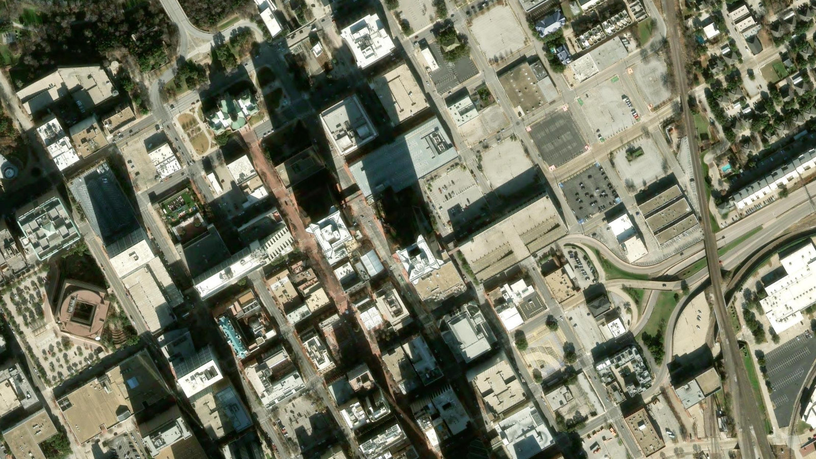 301 COMMERCE STREET, FORT WORTH, TX（本社・衛星）