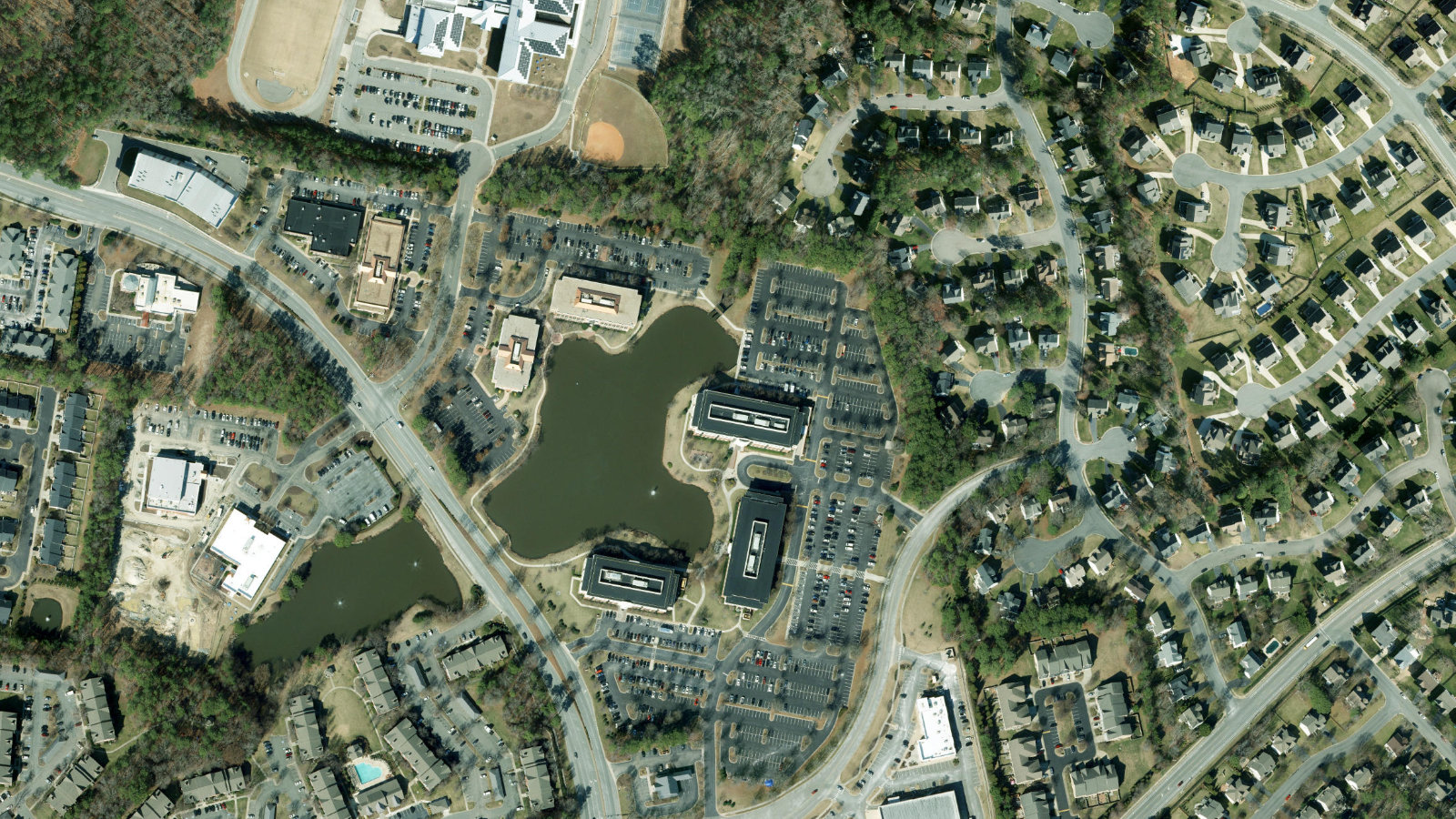 140 EASTSHORE DRIVE, GLEN ALLEN, VA（本社・衛星）