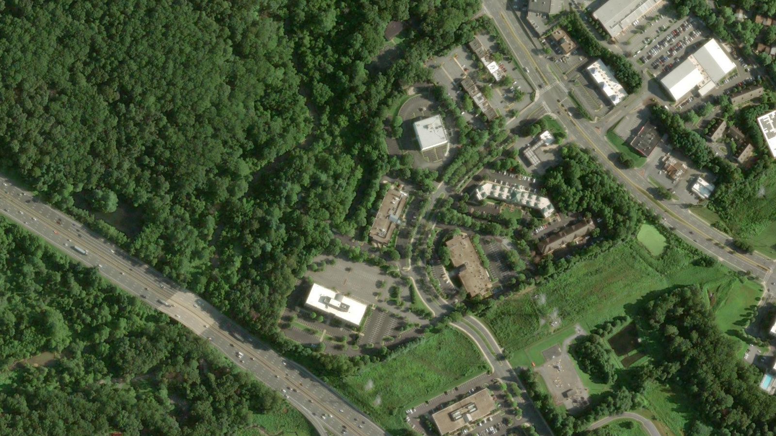 300 PROFESSIONAL DR, GAITHERSBURG, MD（本社・衛星）
