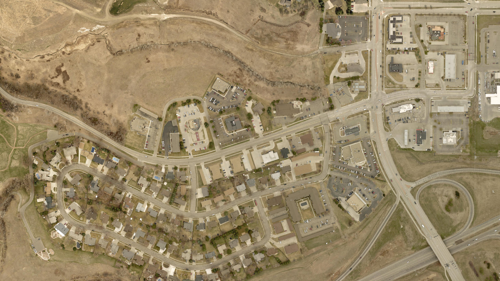 1730 BURNT BOAT DRIVE, BISMARCK, ND(本社・衛星)