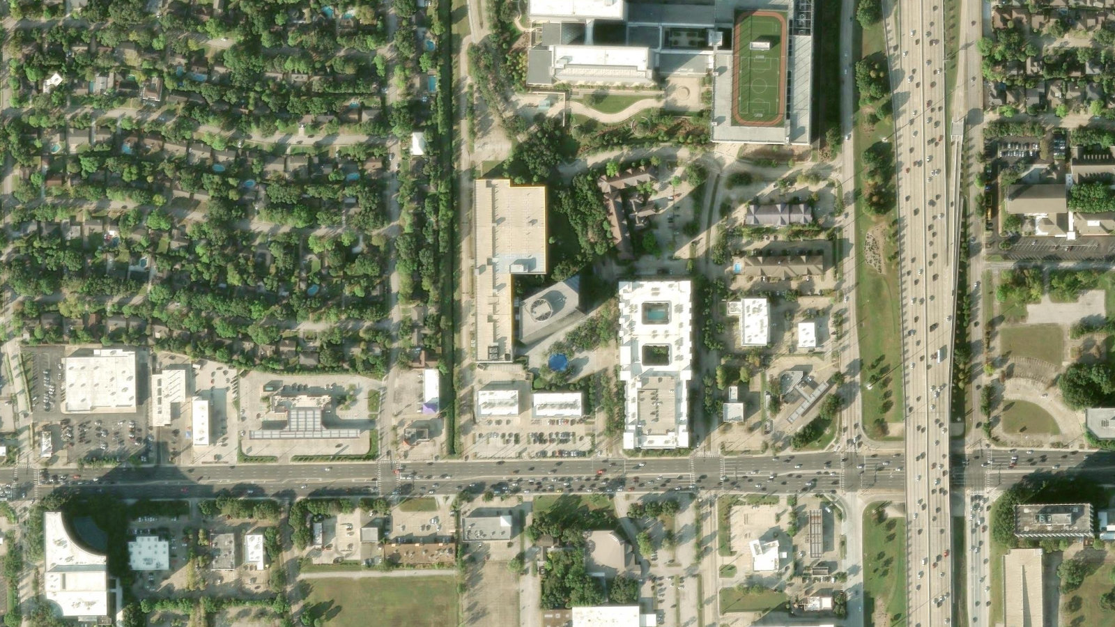 2500 CITYWEST BLVD., HOUSTON, TX(本社・衛星)