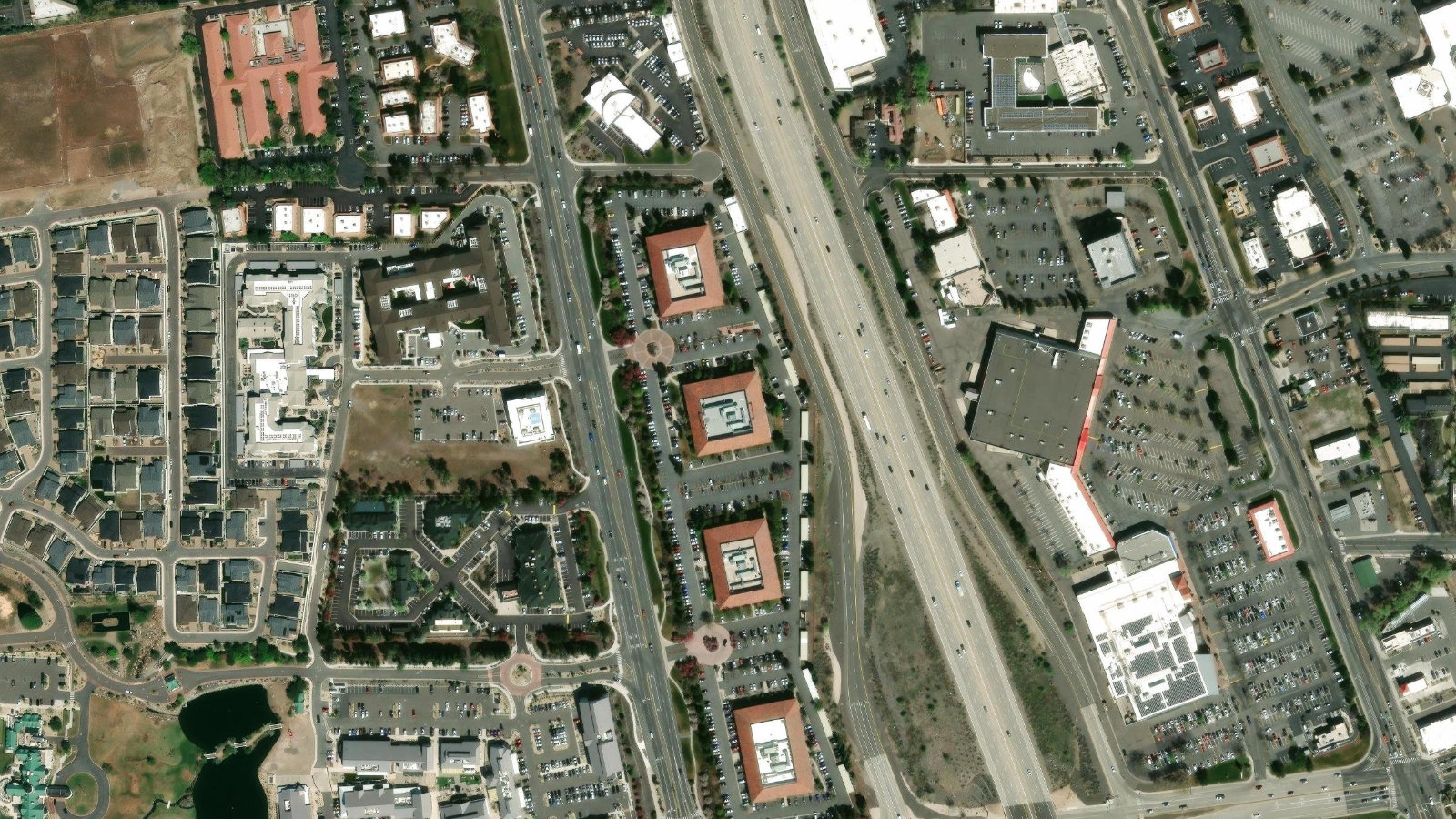 5340 KIETZKE LANE, RENO, NV（本社・衛星）