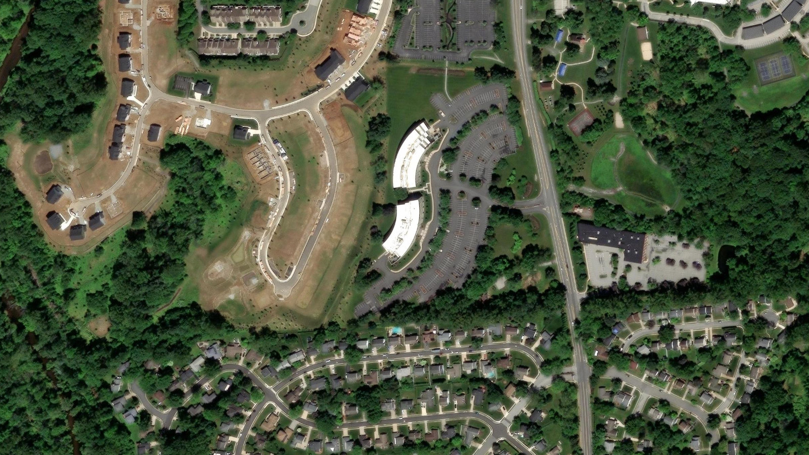2711 CENTERVILLE ROAD, WILMINGTON, DE（本社・衛星）