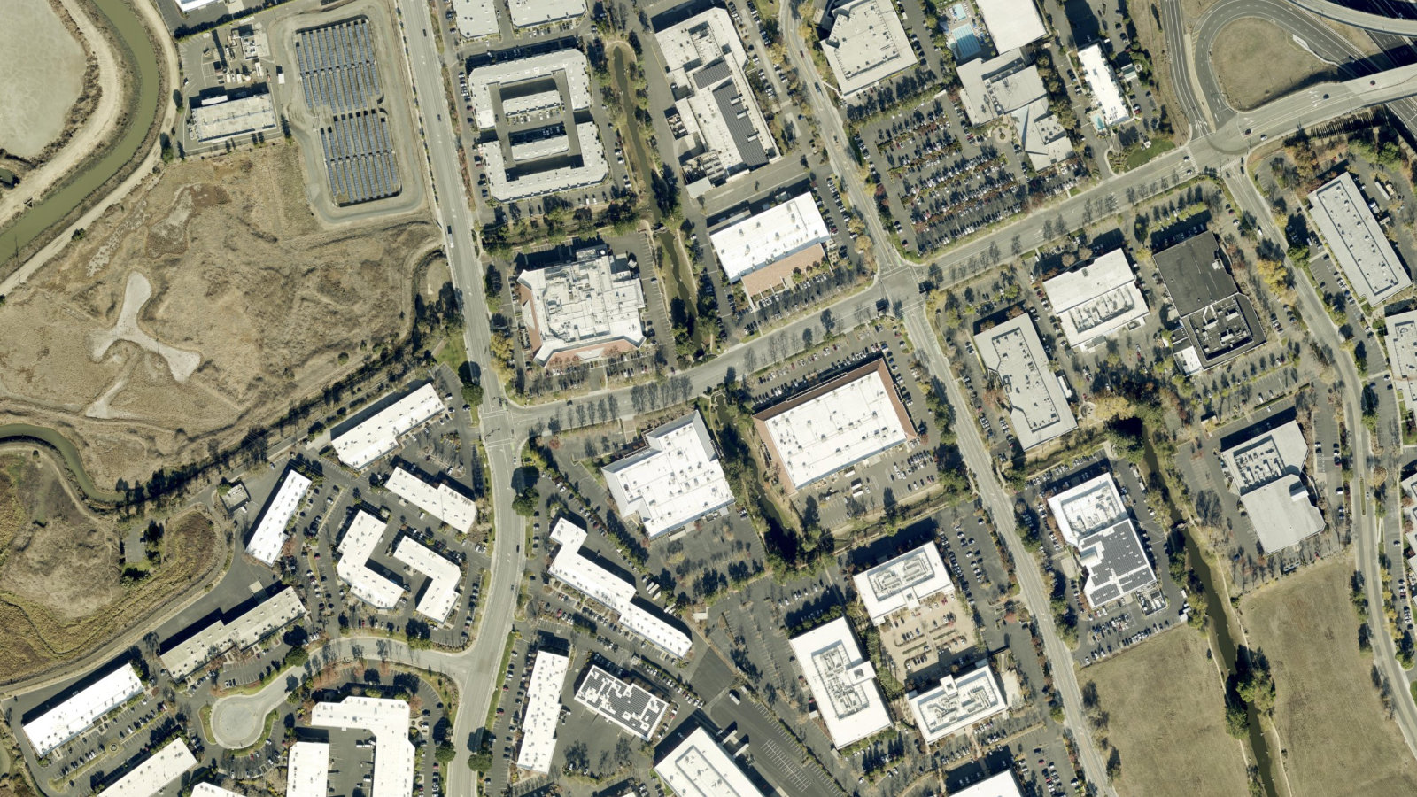 3501 W. WARREN AVENUE, FREMONT, CA(本社・衛星)