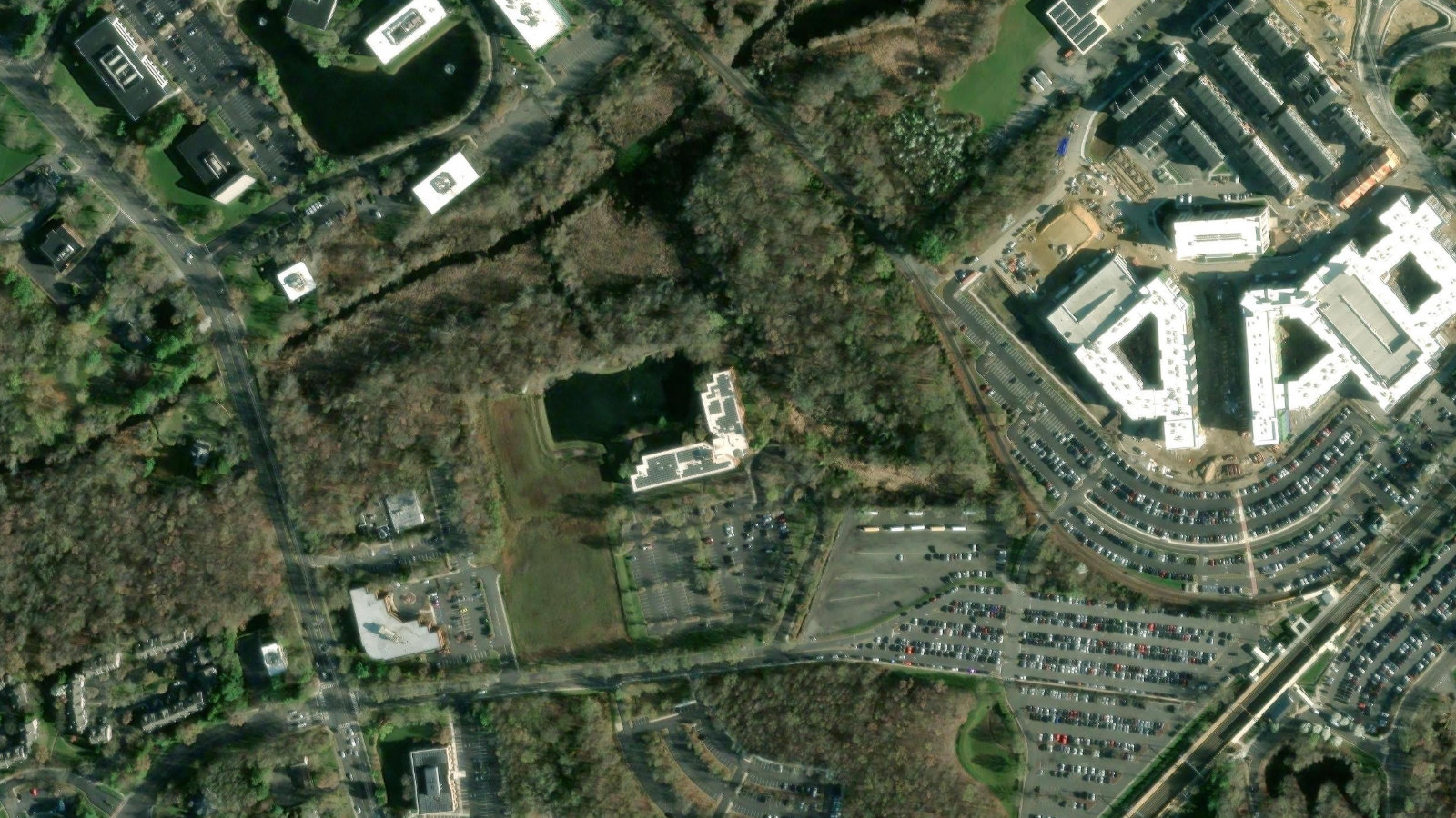 5 VAUGHN DRIVE, PRINCETON, NJ(本社・衛星)