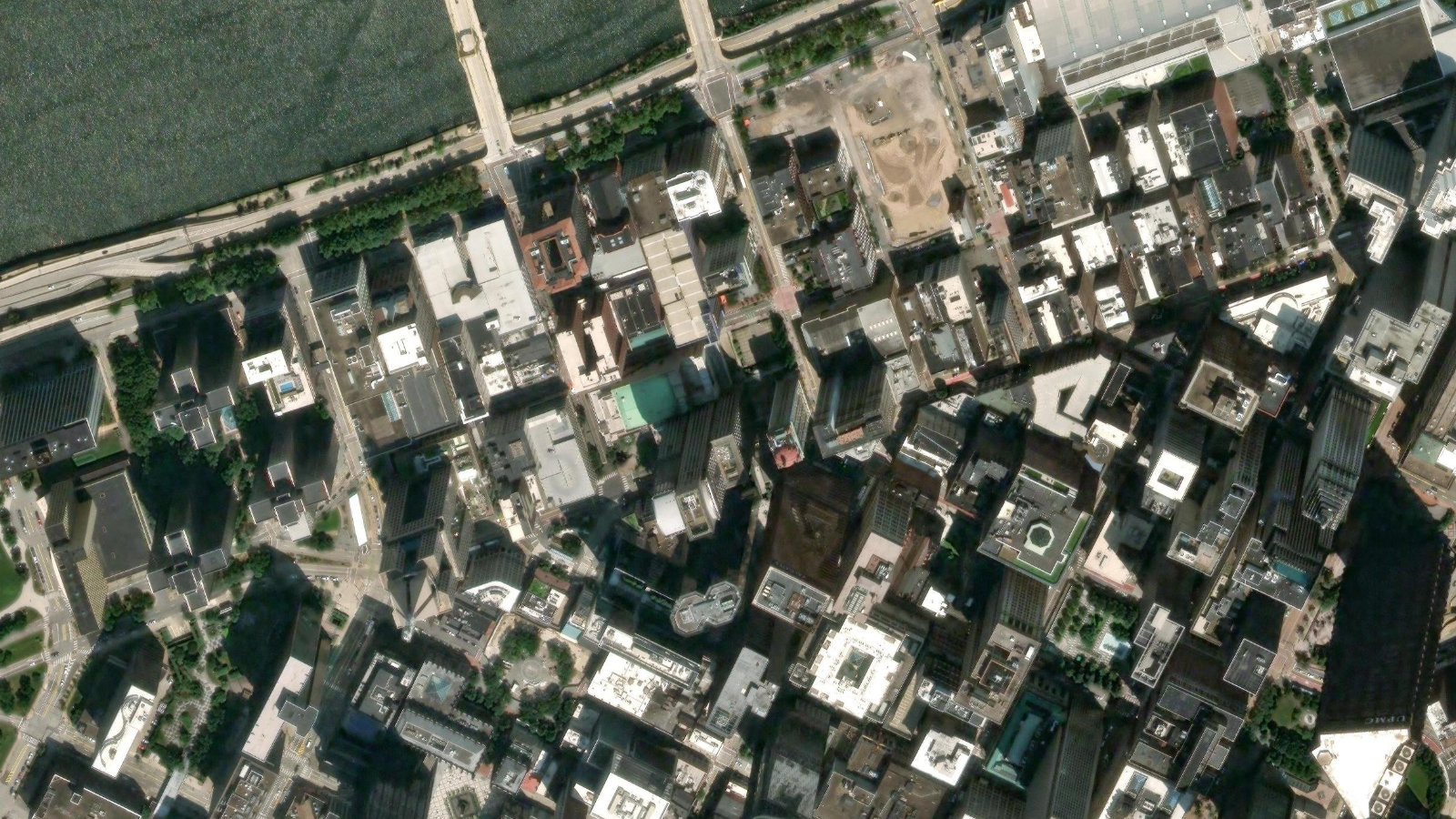 625 LIBERTY AVENUE, PITTSBURGH, PA（本社・衛星）