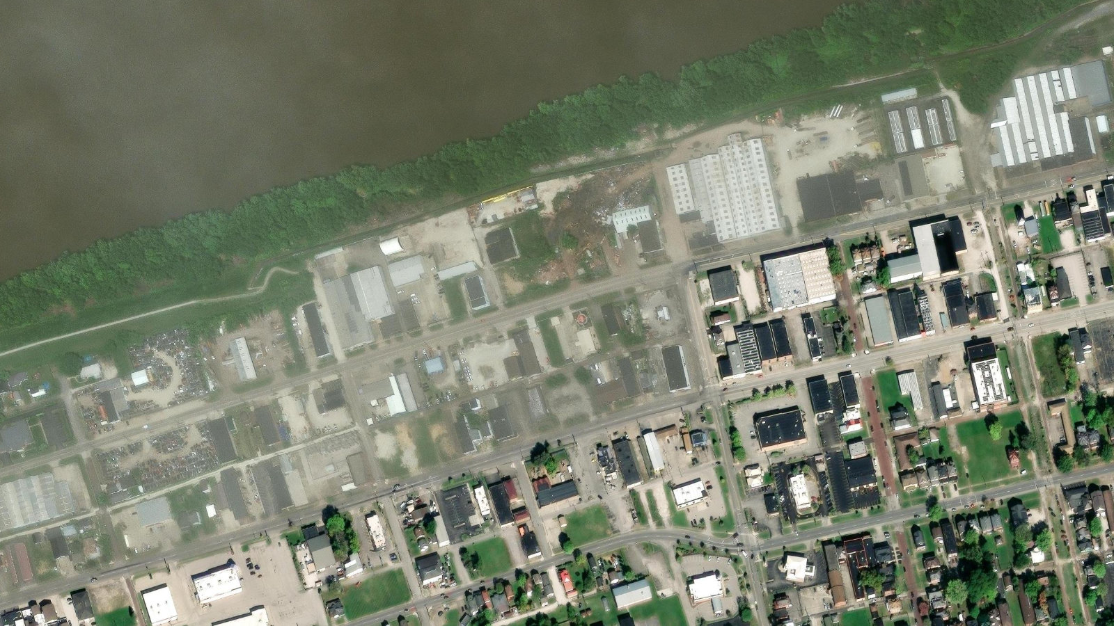 75 WEST 3RD AVE., HUNTINGTON, WV(本社・衛星)