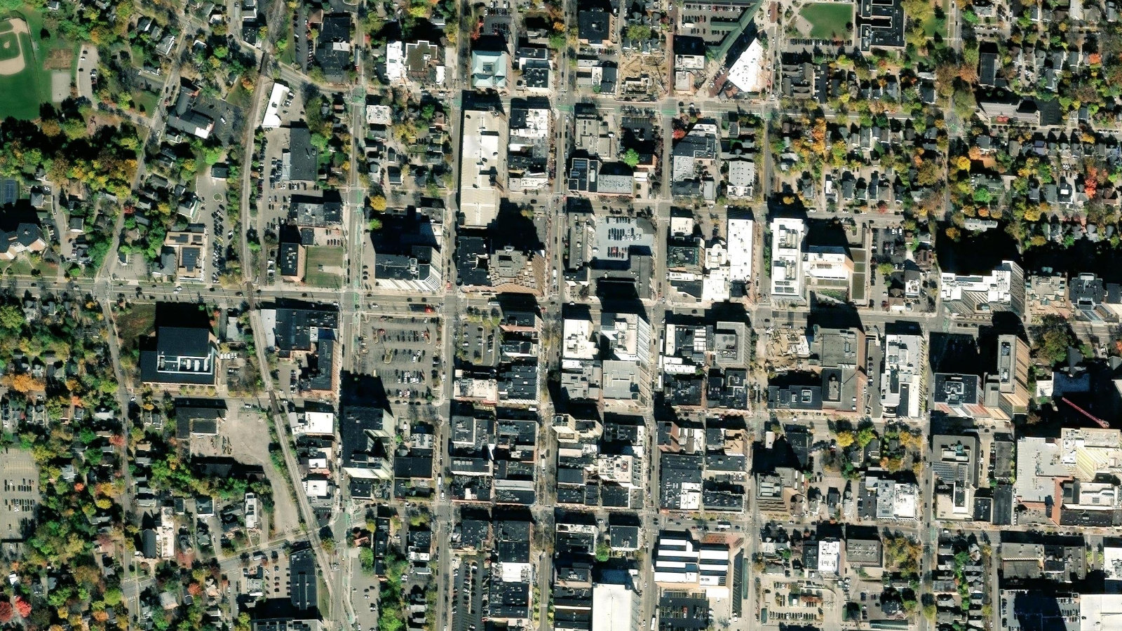 3891 RANCHERO DRIVE, ANN ARBOR, MI(本社・衛星)