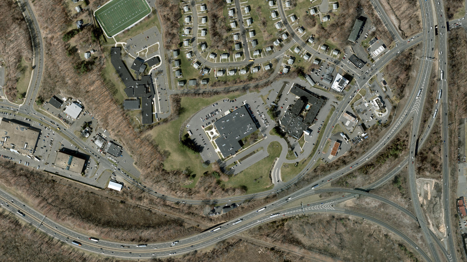 25 LAKE AVENUE EXT., DANBURY, CT(本社・衛星)