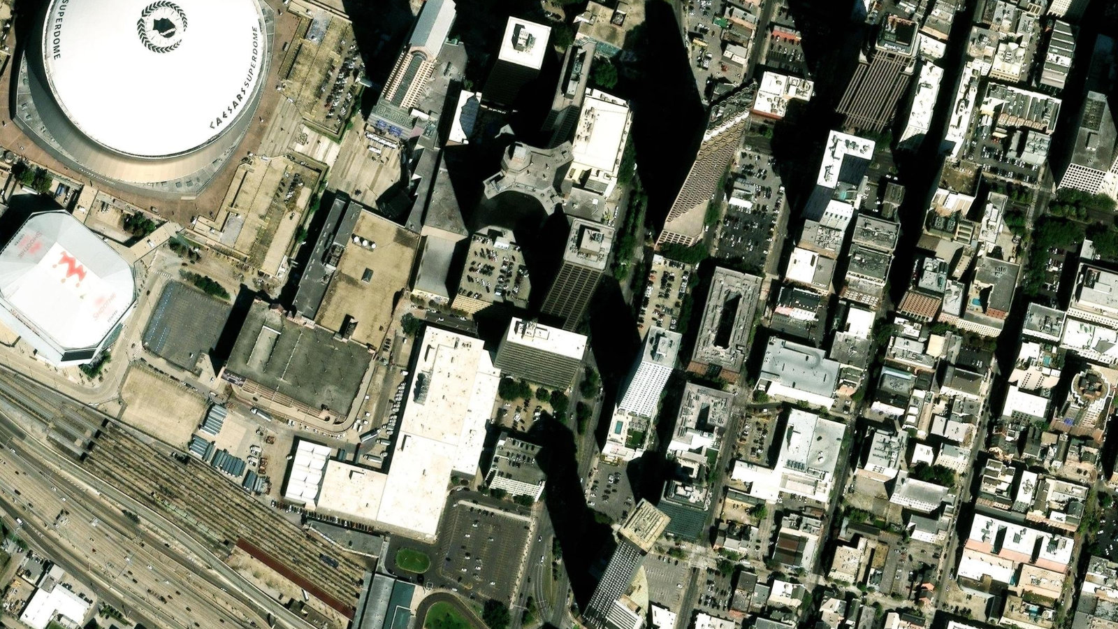 639 LOYOLA AVE, NEW ORLEANS, LA(本社・衛星)