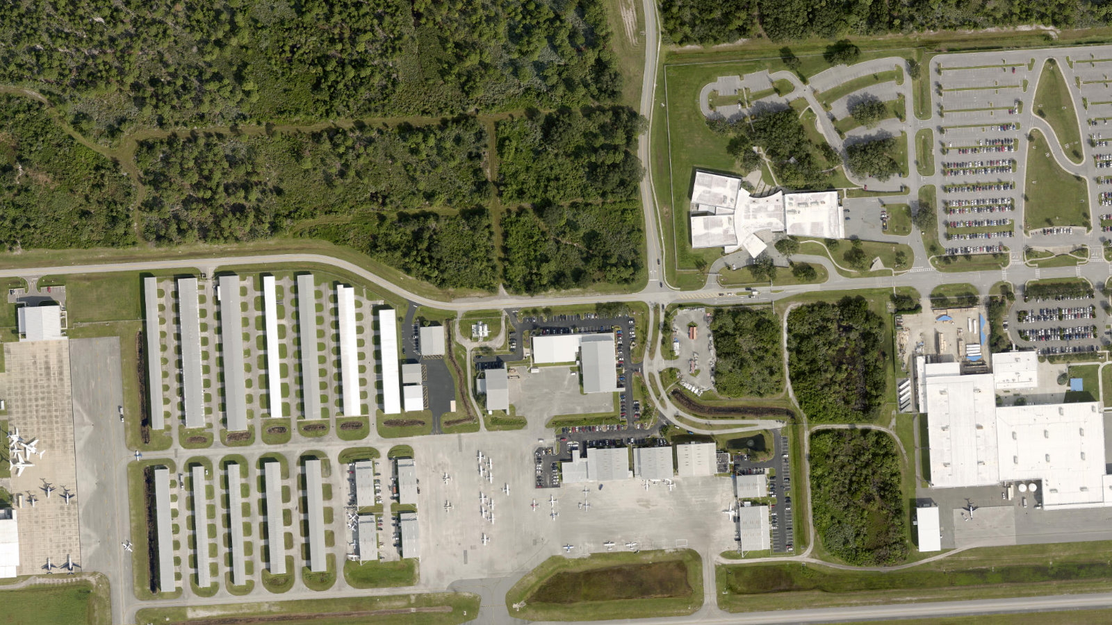 1400 GENERAL AVIATION DRIVE, MELBOURNE, FL(本社・衛星)