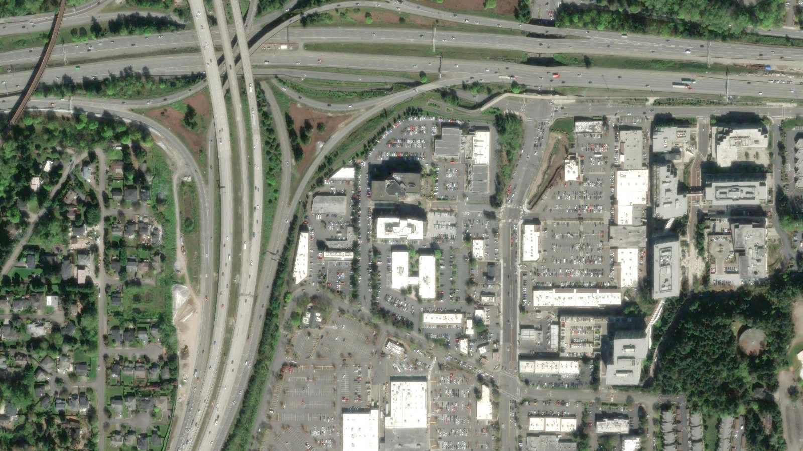 3545 FACTORIA BLVD. SE, BELLEVUE, WA（本社・衛星）