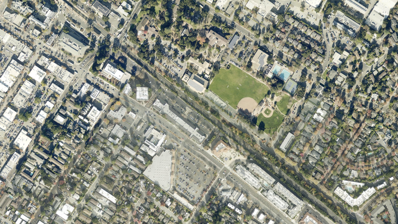 EXPONENT INC, MENLO PARK, CA（本社・衛星）
