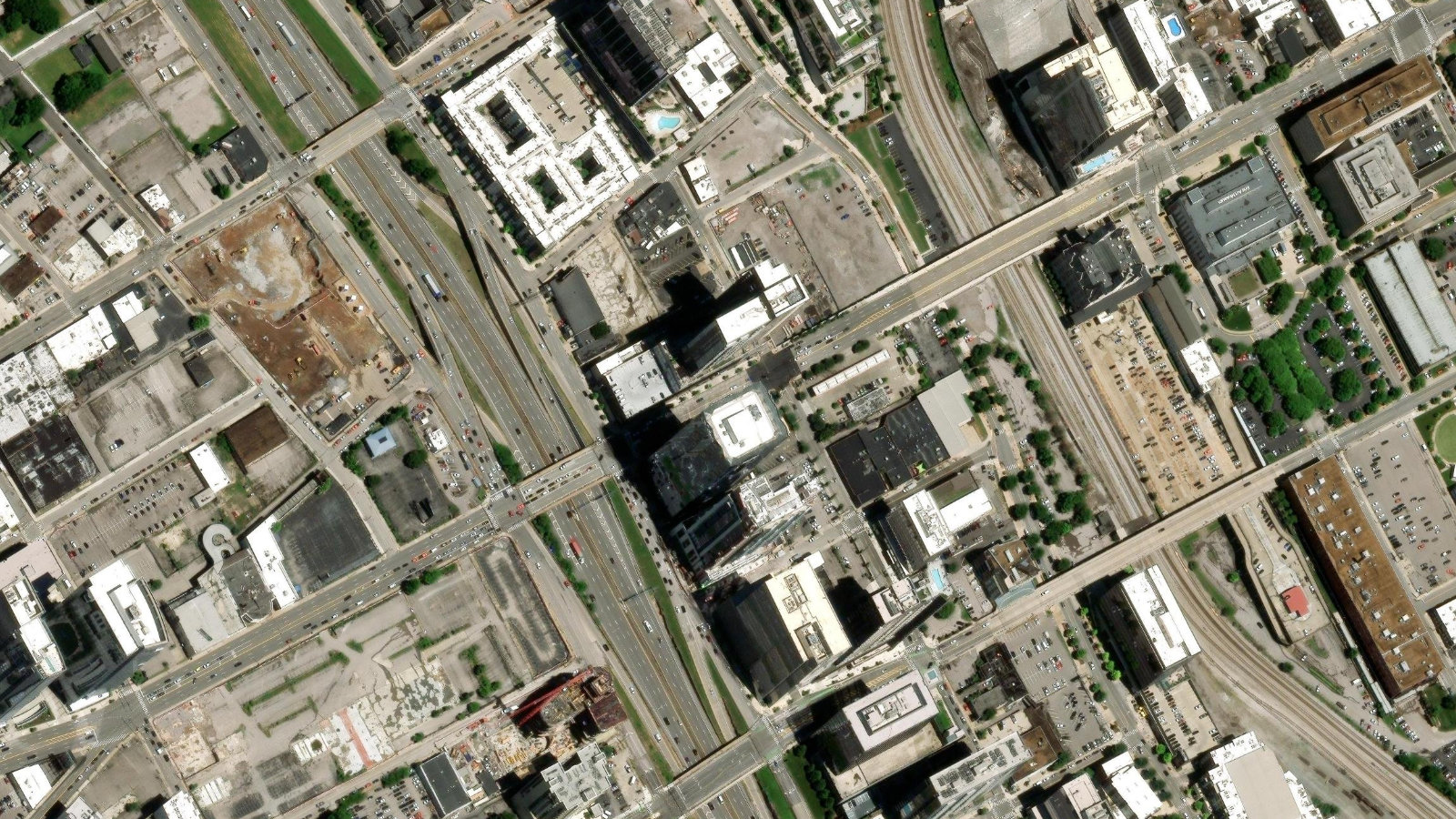 1221 BROADWAY, NASHVILLE, TN（本社・衛星）